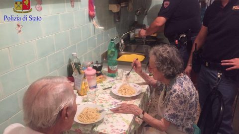 eldery-couple-italian-police