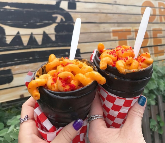 flamin' hot mac & cheese cone