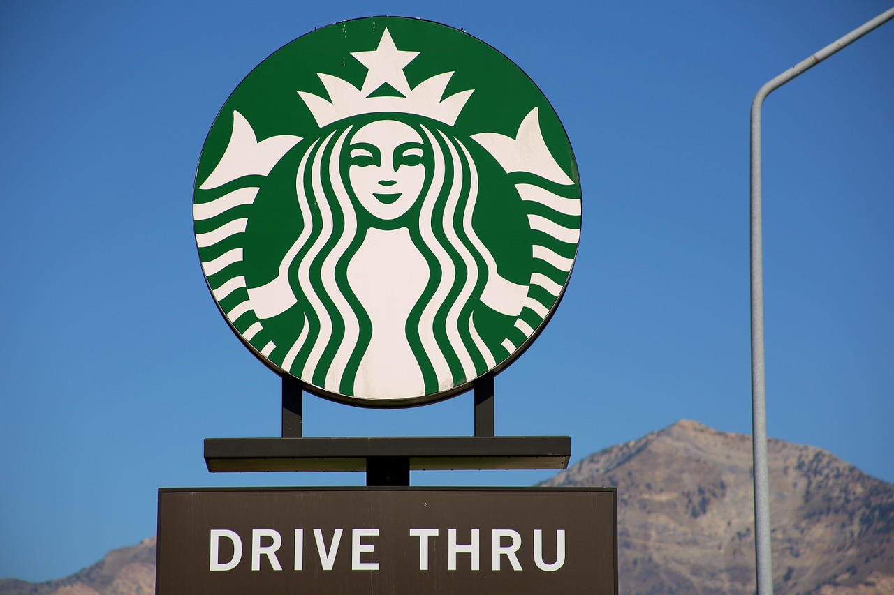 woman sues starbucks