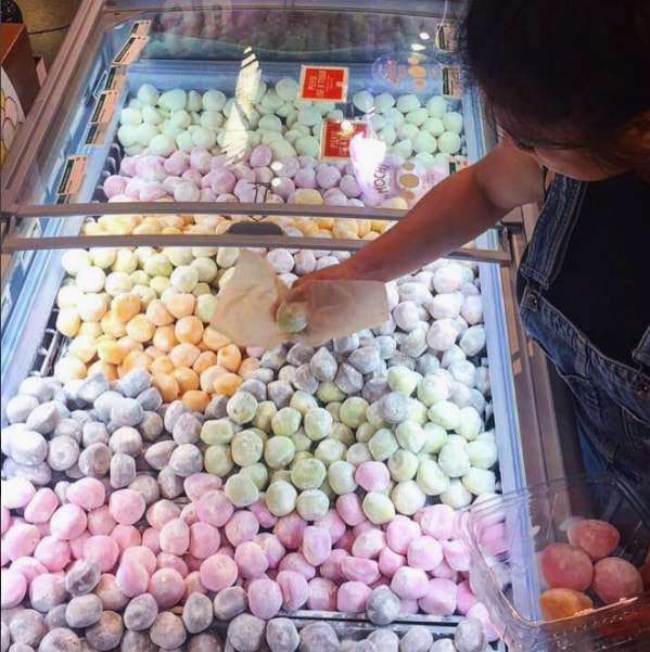 self-serve mochi ice cream bars