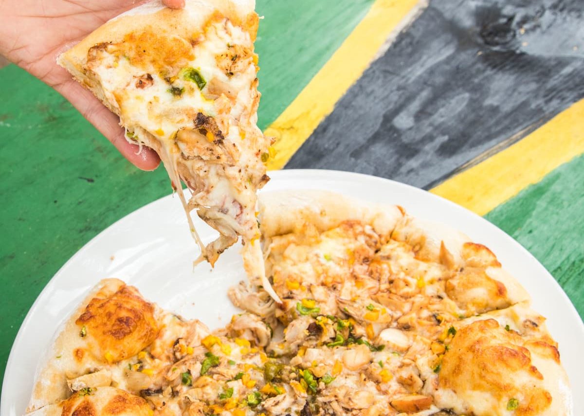 jamaican jerk chicken pizza