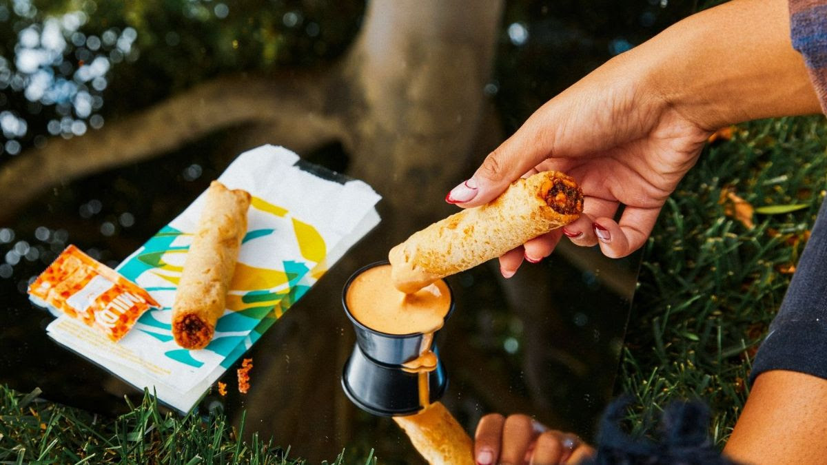 Taco Bell Crispy Dipping Flautas